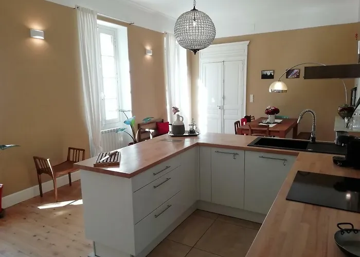 ベッド・アンド・ブレックファスト Domaine De La Celarie